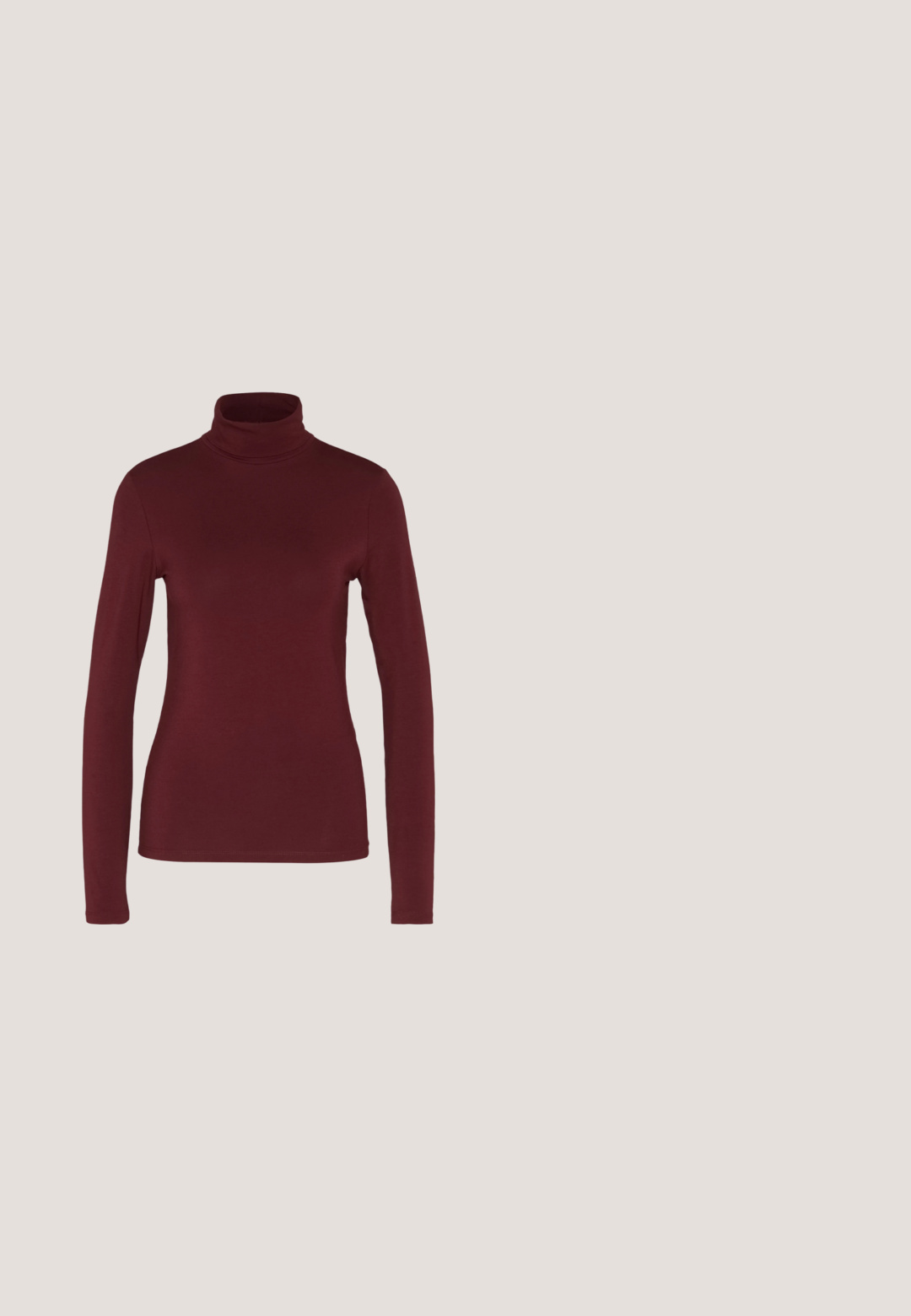Pieces PCSIRENE ROLLNECK - Top s dlhým rukávom - tawny port; Tmavé denimové zvonové džínsy s priliehajúcim pásom, s predným zapínaním na gombík, päť vreckovým dizajnom a švom pozdĺž nohavíc.; Mokasína s hrubou platformou s lesklým bordovým a bielym zvrškom a hrubou čiernou podrážkou, bočný pohľad na jednoduchom svetlom pozadí.; Oválne okuliare s kovovým strieborným rámom, priesvitnými šošovkami a textúrovanými perlovými akcentmi na spánkoch. Ľahký dizajn s zahnutými ramenami.; Čierna obdĺžniková kabelka na rameno s jedným nastaviteľným remienkom a horným zipsom na jednofarebnom pozadí.; Pár lesklých strieborných kruhových náušníc s tenkými drôtenými zapínaniami, zobrazených na svetlo šedom pozadí.