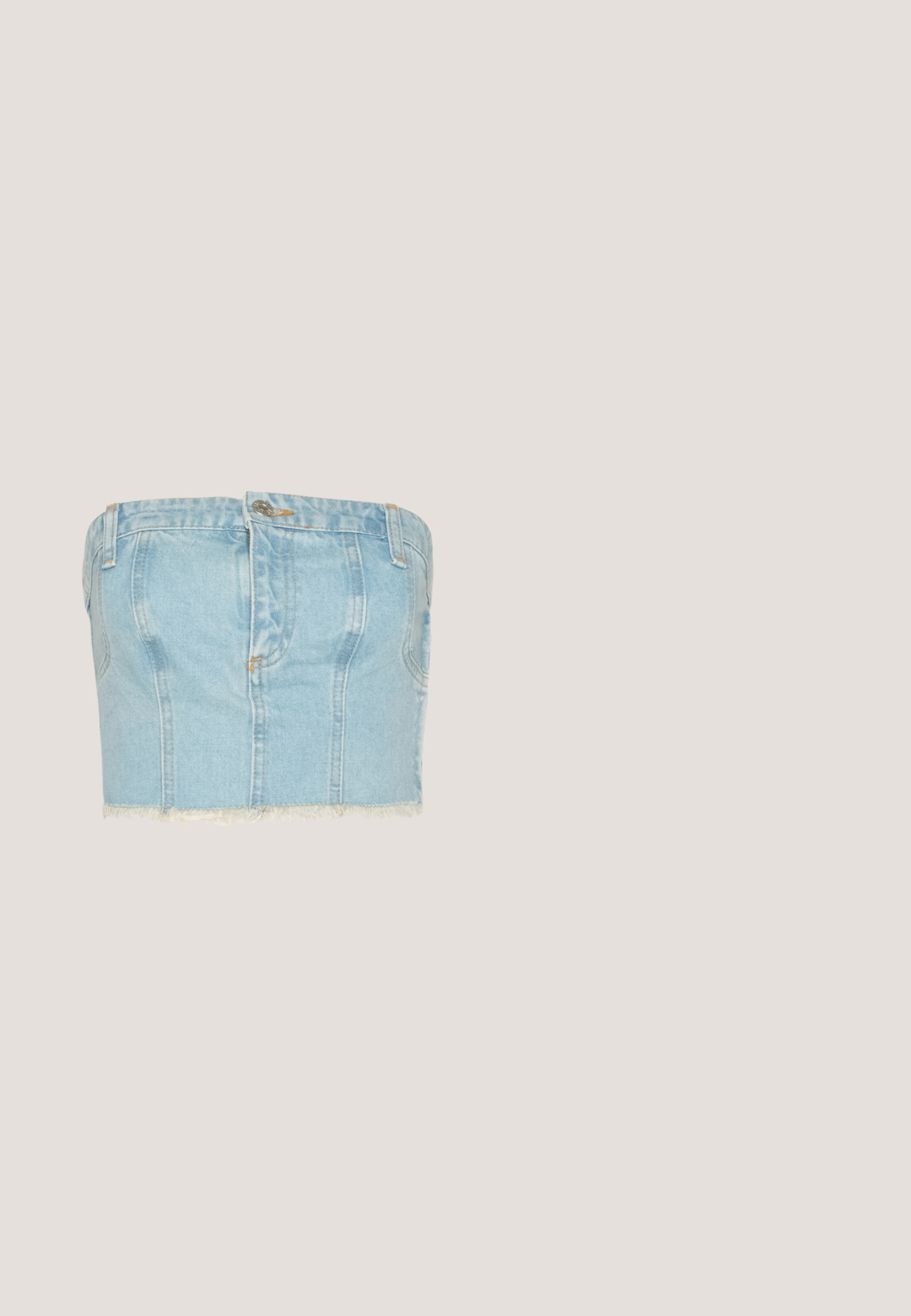 The Ragged Priest JESSICA CORSET - Μπλούζα - blue; Jaded London CHEESEGRATE COLOSSUS  - Τζιν χαλαρής εφαρμογής - blue; Άτομο που φοράει ανοιχτό μπλε τζιν και μαύρα δερμάτινα πλατφόρμα μποτάκια με κίτρινα ραφές σε τσιμεντένιο πάτωμα.; Μαύρα ορθογώνια γυαλιά ηλίου με σκούρους φακούς και παχιούς ματ σκελετούς. Οι βραχίονες είναι ελαφρώς κομμένοι με λεία υφή.; Μαύρη τσάντα χεριού από υφασμάτινο συνθετικό υλικό. Διαθέτει αλυσίδα ως λουρί και το λογότυπο "Juicy Couture" σε ασημί χρώμα, που προβάλλεται έντονα στην μπροστινή πλευρά.; Ζεύγος λαμπερών ασημένιων κρίκων με λεπτές σύρμα σφραγίδες, παρουσιασμένα σε ανοιχτό γκρι φόντο.