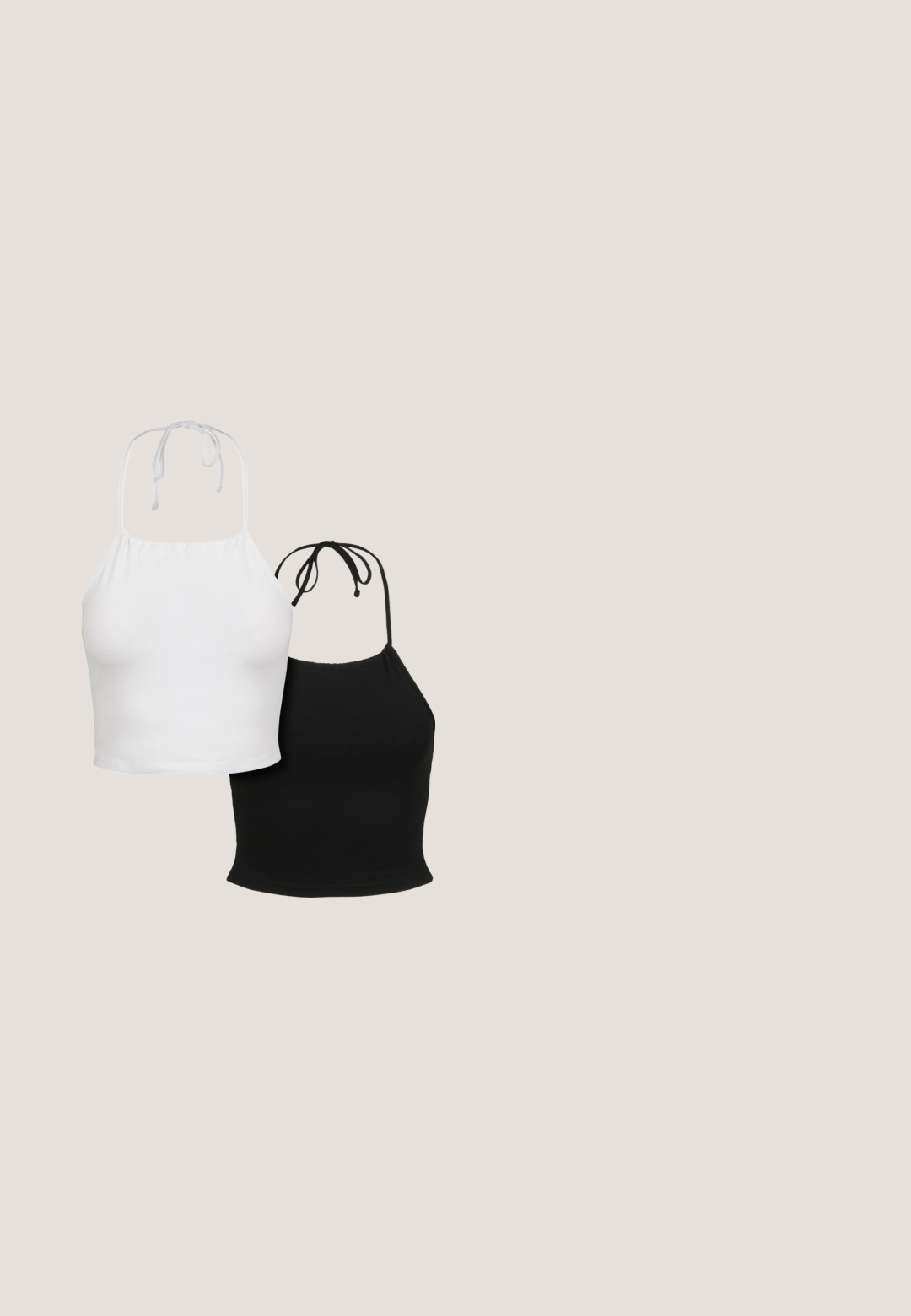 To halter toppe: en hvid og en sort, lavet af glat stof, med justerbare snore i nakken, med en tætsiddende crop design.; Sorte bomulds shorts med et tætsiddende design og elastisk talje. Glat tekstur, længde til midt på låret, og uden synlige mønstre eller accenter.; Sort lavt liggende lærreds-sneaker med hvide snørebånd og tyk, flerlags hvid gummisål mod en hvid baggrund.; Brune skildpadde solbriller med en vintage katteøje-form og brune linser. Har buede arme med røde detaljer.; Sort nylon skuldertaske med en buet form, sølvfarvet kædeaccent, aftagelig mini-pung og justerbar rem; prydet med "Steve Madden" logo.; sweet deluxe EARRING - Øreringe - silver-coloured