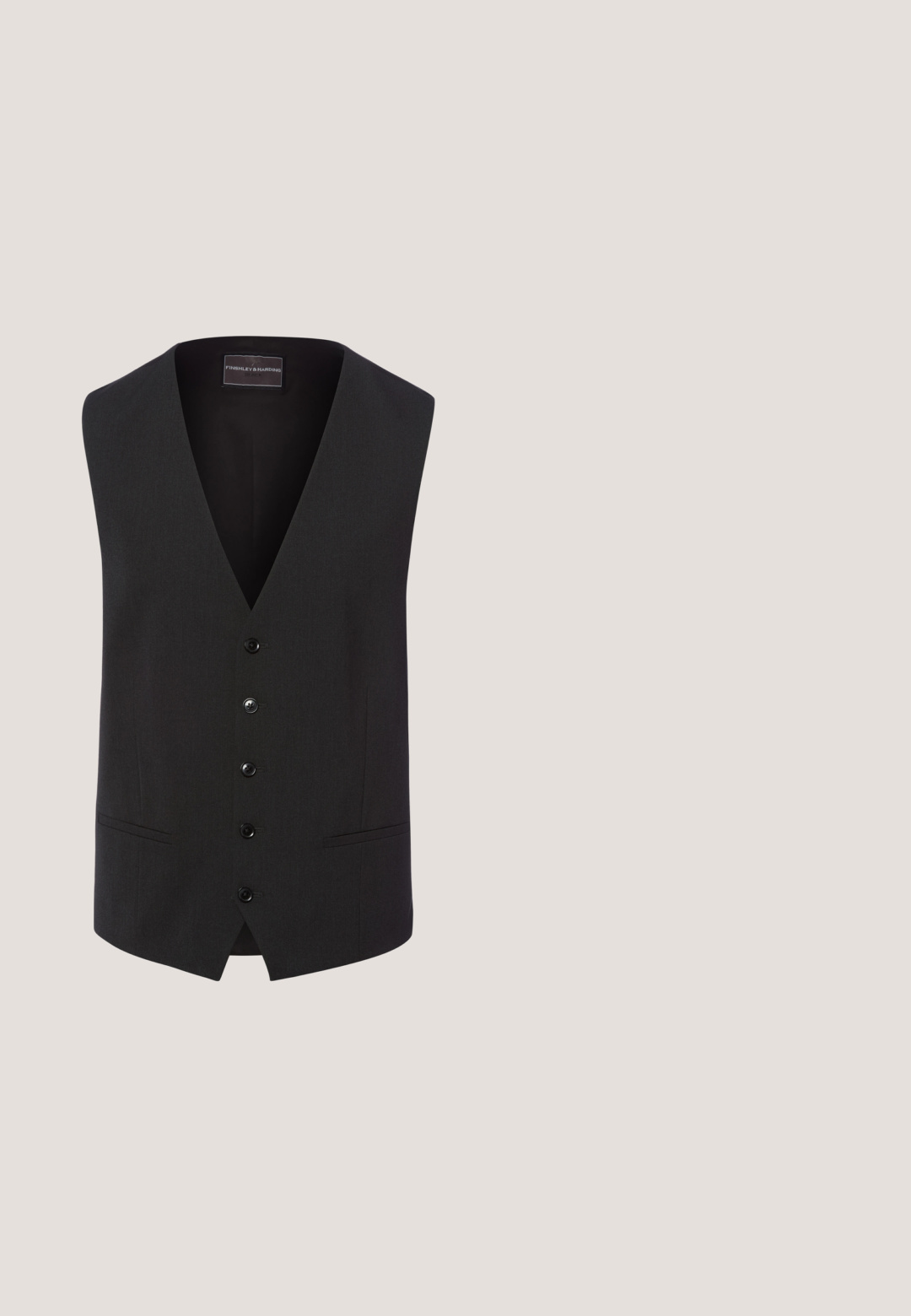 Zwarte formele gilet met vijf knopen, V-hals en twee paspelzakken, gelabeld Finshley & Harding London.; Witte overhemdd met lange mouwen, knoopsluiting aan de voorkant, één borstzak, klassieke kraag en een gladde textuur.; Zwarte op maat gemaakte broek met een slim fit, gladde stof, riemlussen en een platte voorkant. Ontworpen met zijzakken en op maat gemaakte zoom.; Zwarte suède herenslipper met lage hak en een bandje over de wreef, getoond vanaf de buitenkant op een witte achtergrond.; Zwarte vlinderdas van gestructureerde stof met een subtiele gestreepte patroon. Heeft een centrale knoop en grote, brede uiteinden.; Zwarte leren riem met een gladde textuur, voorzien van een rechthoekige metalen gesp en een eenvoudig ontwerp, geschikt voor diverse outfits.