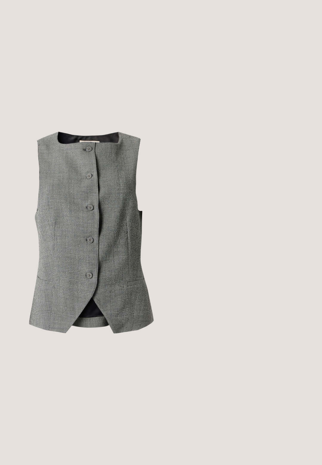Gilet sans manches gris à motif pied-de-poule avec cinq boutons, col rond et légère fente avant à l'ourlet.; Pull en tricot marron avec un motif en openwork texturé, un col rond et des manches longues. Ourlet court et coupe décontractée.; Pantalons à jambes larges d'une couleur brun chaud, avec une texture lisse, une taille haute et des coutures blanches contrastantes le long des coutures.; Ballerine en simili motif peau de serpent avec des nuances de brun et de noir. Dotée d'une bride noire et d’un détail en métal doré. Texture lisse.; Gianni Chiarini DUA - Sac à main - brown; Boucles d'oreilles créoles en forme de cœur de couleur dorée avec un design fin et ouvert, et des tiges de couleur argentée. Surface légèrement texturée avec des bords lisses.