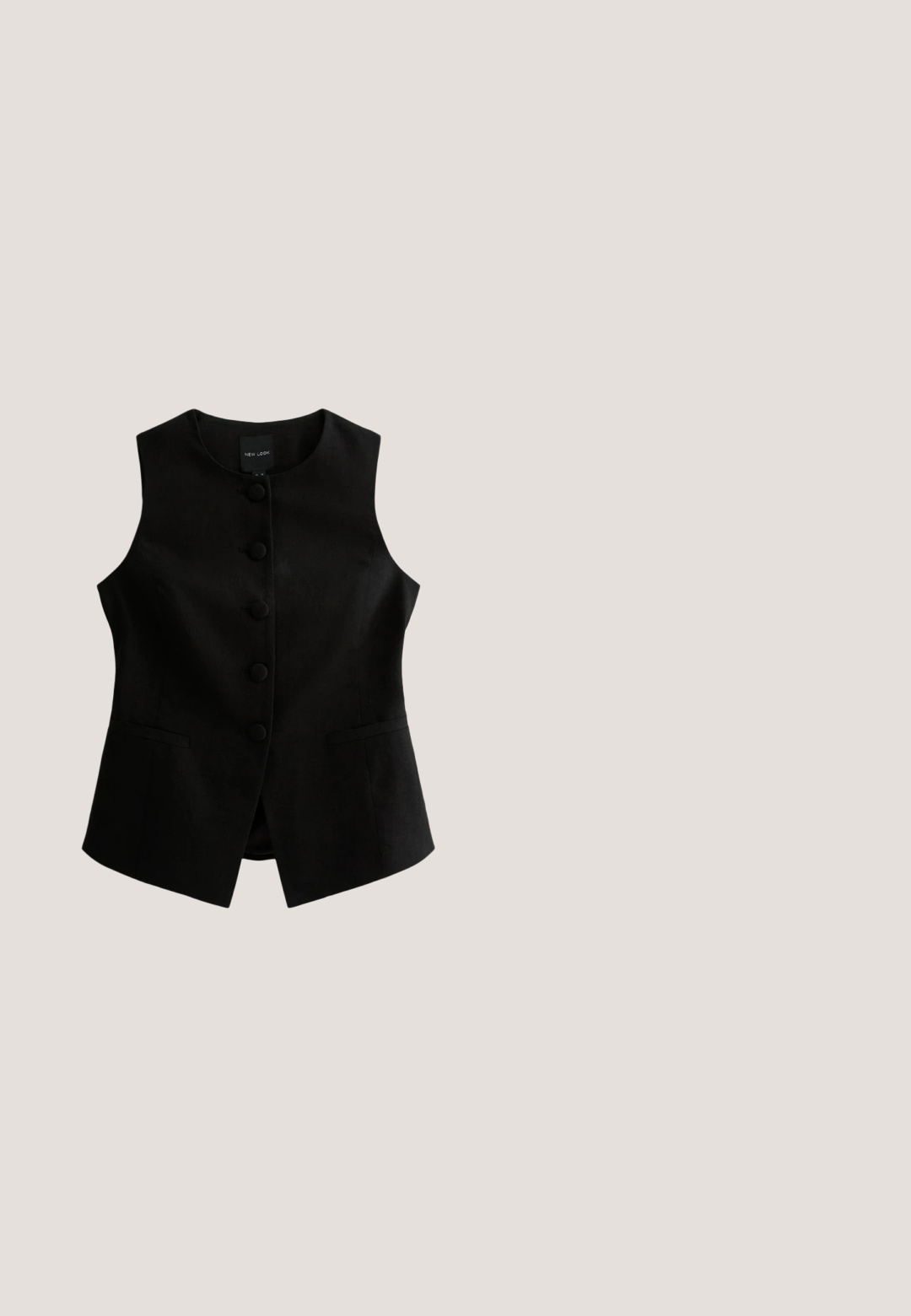 Chaleco sin mangas negro con corte recto, siete botones en la parte delantera y dos bolsillos laterales. Fabricado con tela texturizada.; Camiseta negra de manga corta, con cuello redondo, hecha de una suave mezcla de algodón, presenta un ajuste relajado y detalles de costura sutiles. Talla S.; Pantalones negros de pierna ancha con pliegues delanteros, bolsillos laterales, trabillas para cinturón y cierre de botón en la cintura, mostrados planos sobre fondo blanco.; Sandalia abierta de cuero negro con tacón ancho, correa en el tobillo y dos hebillas plateadas en las correas frontal y lateral.; Gafas de sol rectangulares negras con lentes oscuras y un logo en la patilla, descansando sobre una superficie blanca.; Bolso de hombro de cuero negro con correa larga desmontable y pequeño monedero a juego sujeto con un botón a presión dorado.