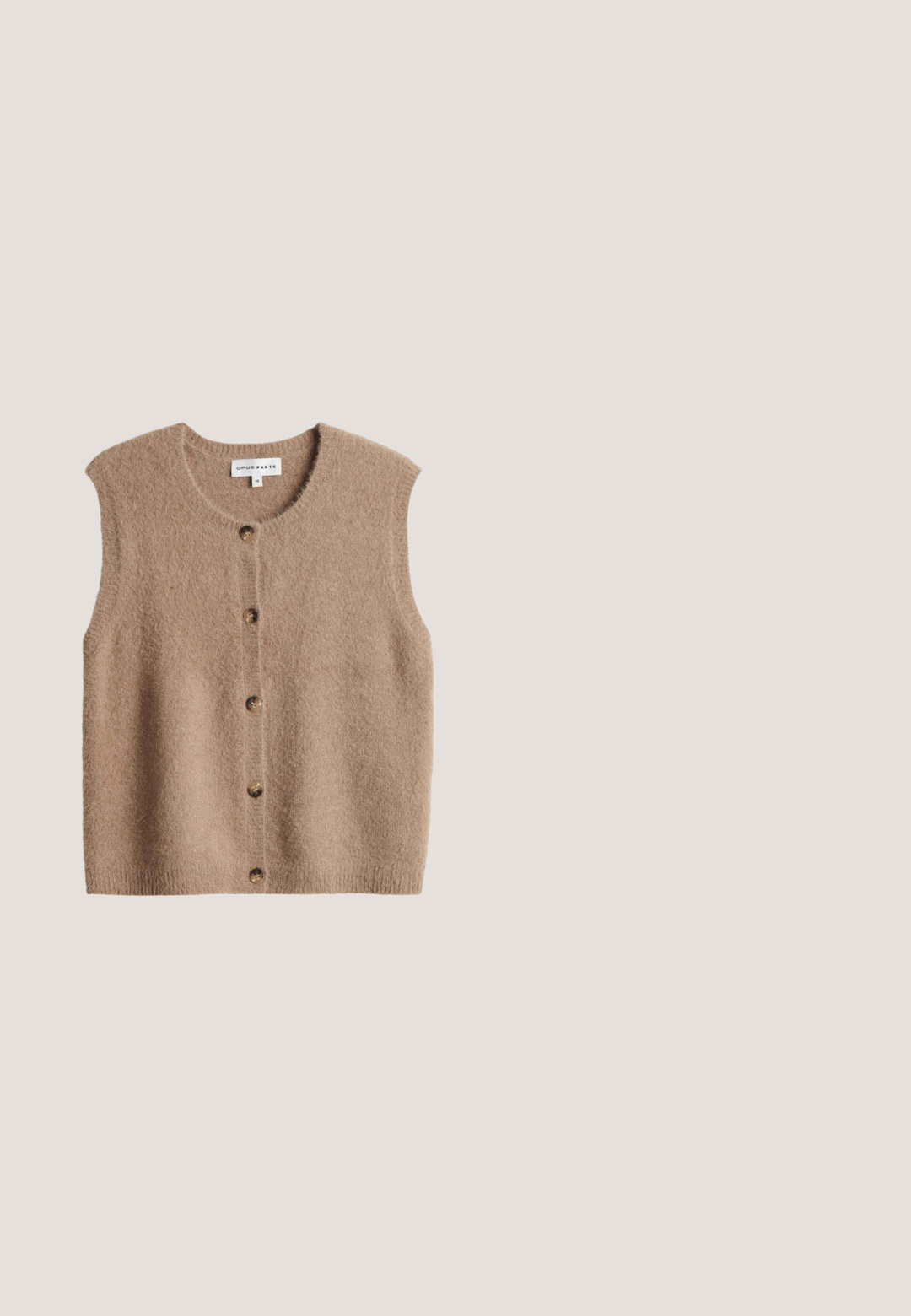 Beige mouwloze wollen gebreide vest met ronde hals en vijf bruine knopen aan de voorkant.; Kortärmelig top in crèmekleur met een gestructureerd golfpatroon; losse pasvorm en ronde hals; gemaakt van lichtgewicht stof.; Bruine, getextureerde wijde broek met elastische tailleband en zijzakken, plat neergelegd op een witte achtergrond.; Lichtbruine suède instapschoen met veters in mocassinstijl en een platte rubberen zool, gezien vanaf de buitenkant.; Schilpaddenbril met een stevige rechthoekige montuur, bruine lenzen en slanke pootjes met een subtiele merkdetail.; Manfield Handtas - braun