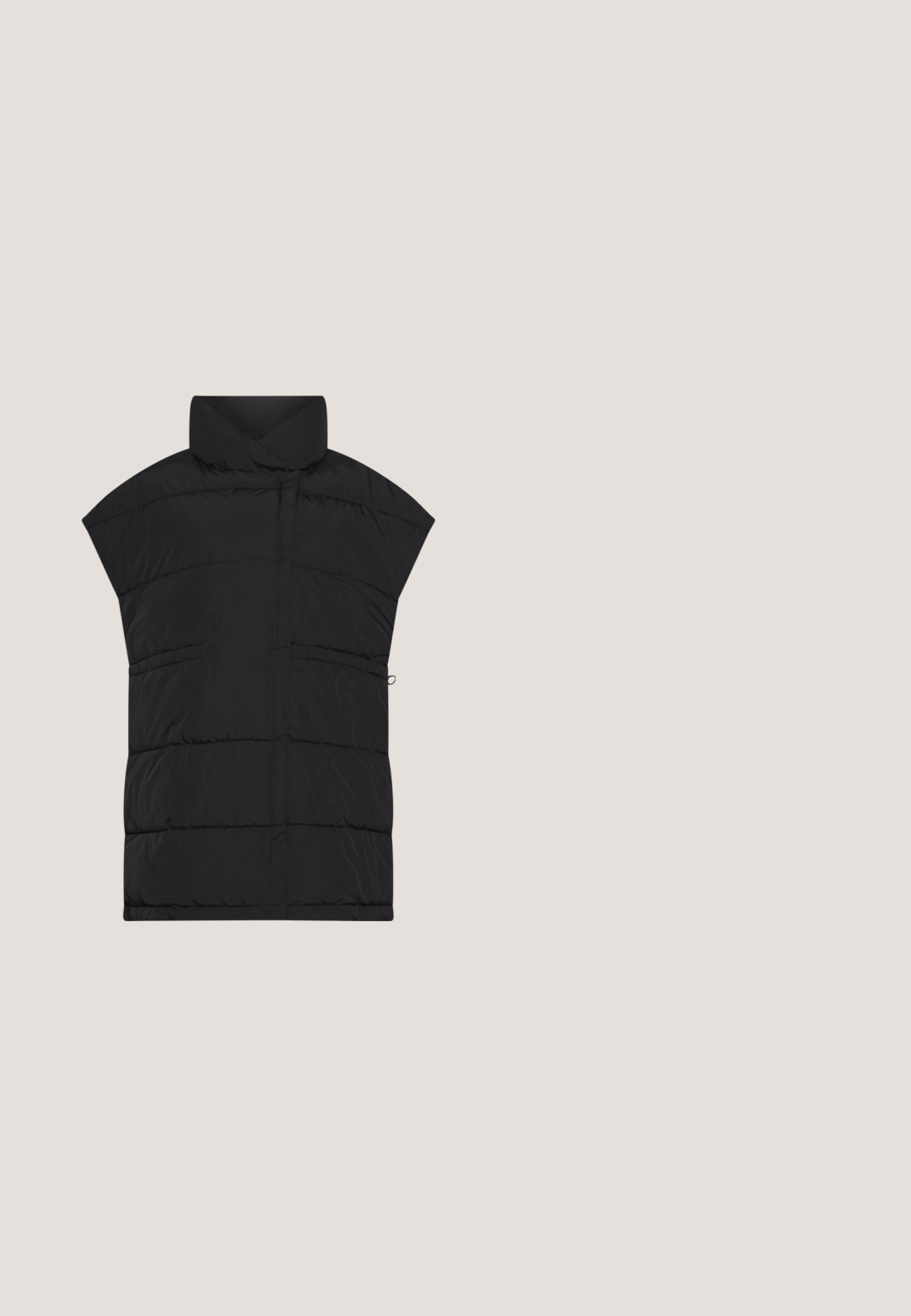 Selected SLFMIA VEST  - Liivi - black; Harmaa, pitkähihaisen yläosan valmistettu ribbikankaasta. Siinä on pyöreä kaula-aukko ja sekoitettuja tekstuureja, joissa on kontrastoivia vaaka- ja pystysuoria raitoja.; Mustat urheiluhousut, joissa on joustava vyötärö, nauhakuja, sivuvetoketjulliset taskut ja kapenevat lahkeet. Valmistettu pehmeästä, tekstuuripinnoitteisesta kankaasta.; Valkoinen neulottu lenkkari, jossa on paksu pohja, nauhojen säätökiinnitys, vetotappi kantapaikassa ja välikerroksen teksturointi, esitetty sivuperspektiivistä.; Musta aurinkolasit neliömäisillä kehyksillä, sävykäänteiset linssit ja kiiltävä pinta. "Vogue"-logo valkoisena toisella raudalla, metallinen yksityiskohta toisella.; Steve Madden BJOLENE - Olkalaukku - black/gold