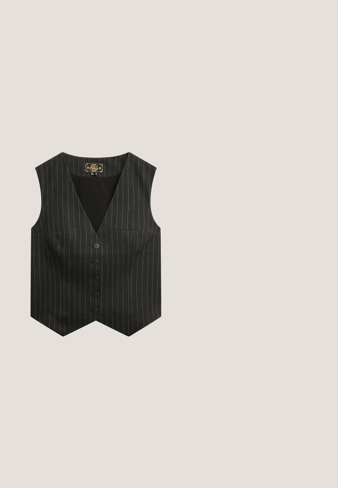 Zwarte zwarte streepvest met een V-halsontwerp, met een sluiting met zes knopen aan de voorkant en een gladde, gestructureerde stof.; Zwarte polo met korte mouwen, voorzien van een kraag, een zes-knopen sluiting en een textuurstof. Minimalistisch ontwerp zonder extra accenten.; Zwarte wijde broek met een gladde stof, hoge tailleband en een vlakke voorkant zonder zakken of versieringen.; Zwarte open-tegen slide-sandalen met een glanzende lakafwerking, vierkante neus en chunky hakontwerp. Stijlvolle silhouet en gladde textuur.; Zwarte rechthoekige zonnebril met een matte afwerking, donkere getinte glazen en slanke armen met gouden branding aan de zijkant.; Cacharel ASTRID - Handtas - black