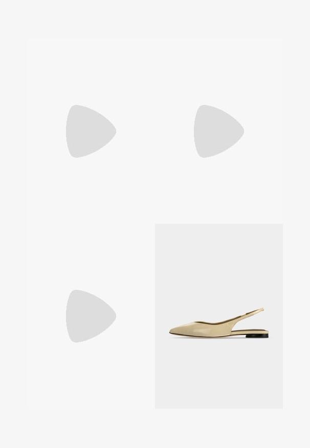 Combinaison en coton beige avec des manches longues, un col rond, une fermeture à boutons à l'avant, une taille ceinturée et une coupe droite.; Chaussure plate beige à bout pointu avec bride arrière, petit talon noir et finition en cuir lisse, vue de côté sur un fond uni.; Sac à main tissé beige avec fine bandoulière et petit logo doré "BOSS" à l'avant, présenté sur fond blanc uni.; BOSS DOUBLE B SWING - Boucles d'oreilles - gold-coloured