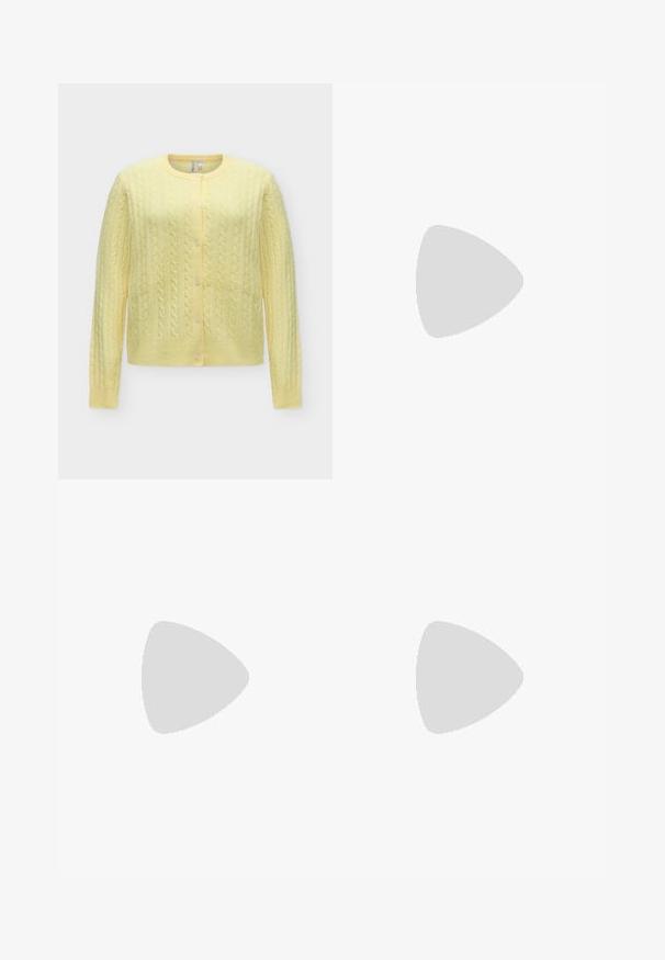 Cárdigan amarillo suave de punto trenzado, con mangas largas, cuello redondo y cierre delantero con cinco botones.; Top de tirantes blanco con canalé, que presenta un escote redondo y un diseño sin mangas, hecho de una suave mezcla de algodón con una silueta ajustada.; Pantalones blancos de tiro alto y pernera ancha con costuras frontales y trabillas para cinturón, mostrados sobre un fondo claro y sencillo.; Sandalia blanca de tacón con puntera afilada, correa ajustable en el tobillo y un tacón cuadrado grueso. Textura lisa con detalles de costura mínimos.