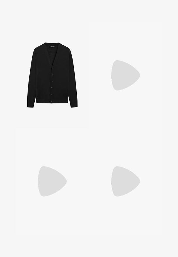 Sort cardigan med lange ærmer, V-hals og seks knapper foran, lavet af finstrikket stof.; Sort kortærmet T-shirt lavet af bomuldsstof, med en rund halsudskæring og en afslappet pasform. Ingen mønstre eller accenter synlige.; Sorte løstsiddende bukser med elastisk talje og fladt frontstykke, lige ben og sidelommer, vist på hvid baggrund.; Sorte læder loafers med rund tå, dekorativ syning og en tekstureret ydersål for bedre greb. Let hævet hæl.