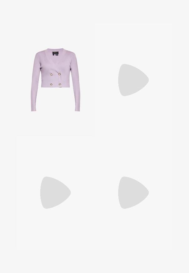 Lila geribde cropped cardigan met lange mouwen, V-hals en vier decoratieve goudkleurige knopen aan de voorkant.; Even&Odd Top - sky blue; Witte midirok met blauwe hortensia bloemenprint, wikkelontwerp en asymmetrische zoom tegen effen achtergrond.; Lichtroze lakleren ballerina met afgeronde neus, gedraaide koordstrik aan de voorkant en lage beige zool op een witte achtergrond.