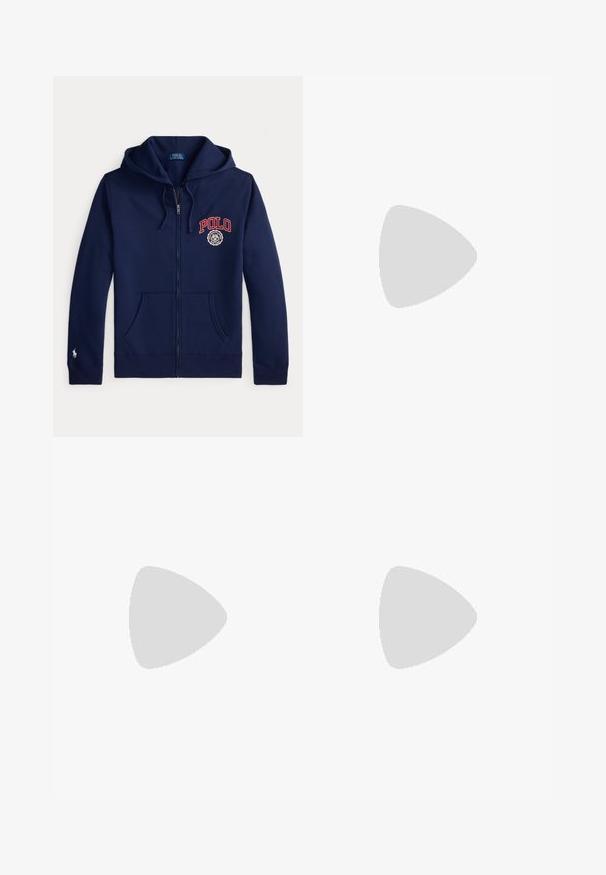 Tmavomodrá mikina na zips s kapucňou a prednými vreckami, červený text "POLO" a emblém na hrudi a malý biely logo koňa na ľavom rukáve.; Svetlomodré polokošeľa s krátkym rukávom, golierom, zapínaním na dva gombíky a jemným vyšitým logom na ľavej strane hrudníka.; Čierne slim fit manšestrové nohavice so zapínaním na gombík a zips, s pútkami na opasok a jednoduchým predným dizajnom na bielom pozadí.; Hnedý semišový teniska s bielymi šnúrkami a pätou, gumovou podrážkou a zlatým logom koňa Ralph Lauren na boku.