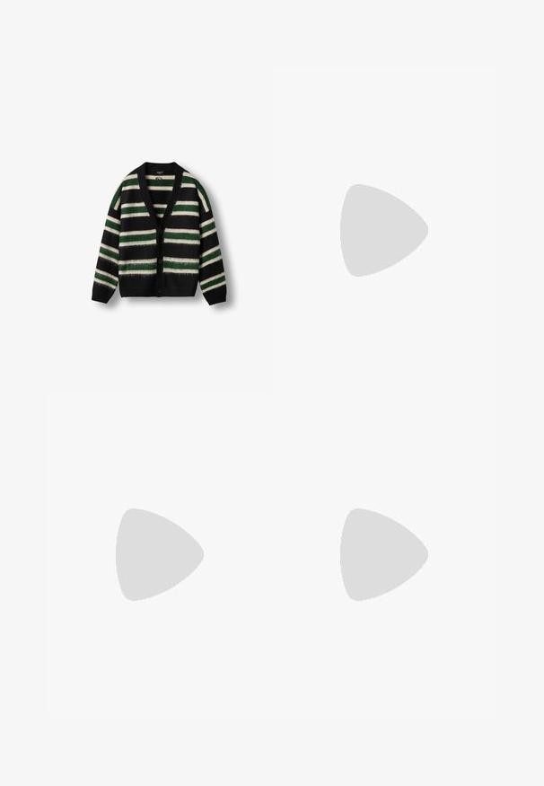 Cardigan noir avec un motif rayé vert et blanc. Fabriqué dans un matériau doux, avec un décolleté en V profond, un bouton de fermeture et des manches longues.; T-shirt blanc à manches courtes et col rond, étalé à plat, design uni, avec l'étiquette "WEEKDAY" à l'intérieur du col sur un fond clair.; Pantalon bleu marine foncé en tissu lisse, avec une coupe ajustée, deux poches avant et une fermeture par bouton.; Mocassins en cuir noir avec une finition lisse, bout rond, une sangle décorative avec des accessoires en or, et une semelle noire robuste.