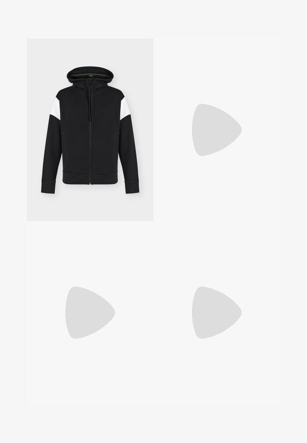 Sweat à capuche zippé noir avec des empiècements blancs sur le haut des manches, poches avant, capuche avec cordon et logo discret "BOSS" sur la poitrine.; T-shirt blanc sans manches à col rond avec un patch rectangulaire centré du logo HUGO en bleu et blanc sur la poitrine.; Jeans en denim gris avec une coupe droite, dotés de poches avant, d'une fermeture à bouton et d'une texture subtile.; Chaussure noire en cuir à enfiler avec semelle épaisse et petits trous de ventilation latéraux, avec un logo doré "HUGO" près du talon.