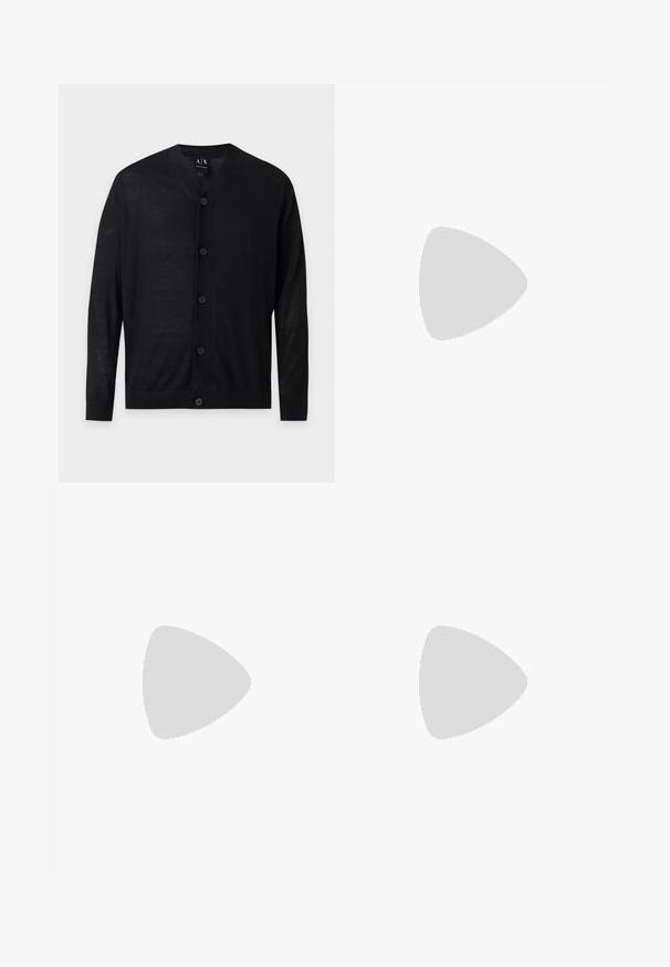 Gilet noir à manches longues avec col en V, cinq boutons à l'avant et poignets et ourlet côtelés, présenté sur un fond clair uni.; T-shirt blanc présentant un graphisme d'un zèbre avec un grand circuit électronique superposé sur son abdomen.; Jean en denim bleu avec jambes droites, fermeture avant par bouton et fermeture éclair, et couture orange visible sur les poches et les coutures.; Baskets basses en cuir blanc avec fermeture à lacets, languette de talon texturée et semelle en caoutchouc blanc légèrement rainurée sur un fond clair uni.