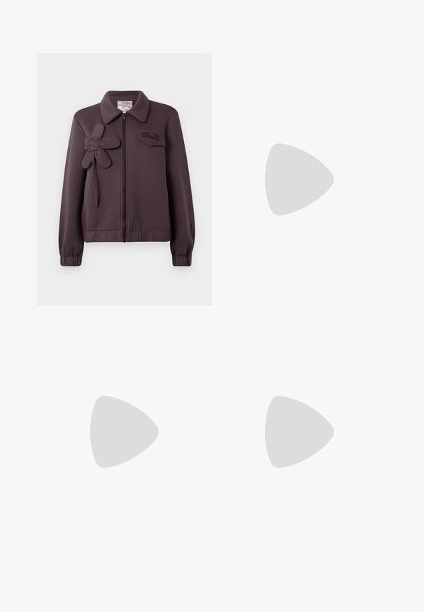 Veste bomber violette foncée avec fermeture éclair, appliqué en forme de fleur sur le côté gauche, col, et poignets et ourlet élastiques. Logo brodé sur la poche de la poitrine.; T-shirt en coton blanc avec un col rond, des manches courtes et un ourlet droit. Étiquette marquée "Won Hundred" au centre de l'encolure.; Jean en denim bleu clair avec une coupe droite, taille haute et deux poches avant. Présente une fermeture à bouton et des accents de marque près de l'ourlet.; Ballerines en cuir noir avec un bout rond, texture lisse, détails de couture minimalistes et design de semelle flexible.