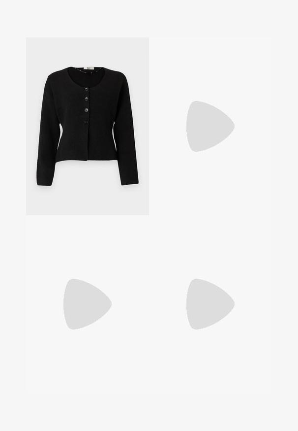 Cardigan noir en tricot avec des manches longues, un col rond et cinq boutons noirs à l'avant ; design court et tissu texturé.; Chemise à manches longues à carreaux dans des teintes marine, blanche et beige. Dotée d'un col standard, d'une fermeture à boutons sur le devant et d'un tissu doux avec un motif à carreaux.; Jean en denim à jambes larges dans un délavé gris, avec cinq poches, une fermeture à bouton et une texture douce avec des détails de whiskering subtils.; Jambes portant des leggings côtelés foncés associés à des ballerines noires avec de petits détails en nœud sur fond blanc.