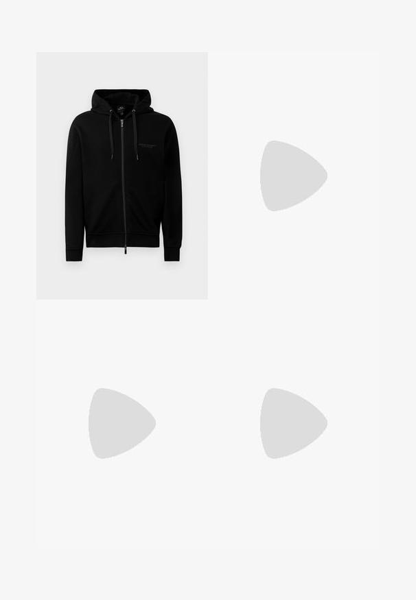 Sort zip-up hættetrøje lavet af en blanding af bomuld. Har en hætte, snore og et lille logo på venstre bryst. Glat tekstur, ribbede manchetter.; Sort bomulds t-shirt med korte ærmer, der har et lille gult broderet logo på venstre brystområde. Klassisk crew neck design.; Sorte tapered sweatpants med elastisk talje og lille trykt logo på øvre venstre lår.; Hvid lædersneaker med rundet tå, flad sål og snørebånd foran. Har syningsdetaljer og polstret krave for komfort.