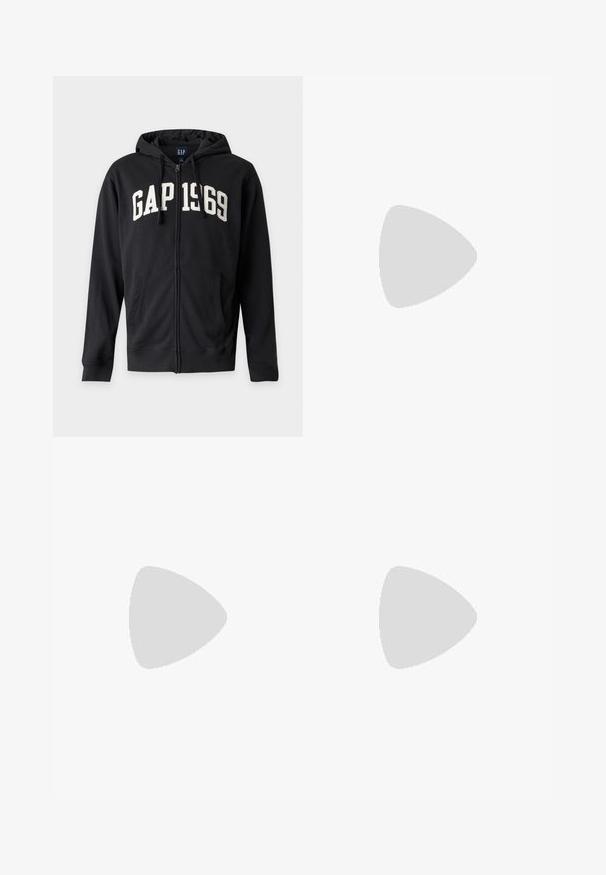 Sweat à capuche zippé noir avec capuche et poches avant, avec des lettres blanches "GAP 1969" sur la poitrine.; T-shirt gris clair à manches courtes en tissu doux, avec un col rond et une coupe légèrement décontractée. Aucun motif ou graphique visible.; Jean en denim bleu taille haute avec une coupe droite, fermeture à boutons sur le devant, passants de ceinture et design cinq poches.; Sneaker en toile blanche avec une semelle en gomme, accent au talon noir, bout rond et design à lacets. Présente le logo de la marque en doré sur le côté.
