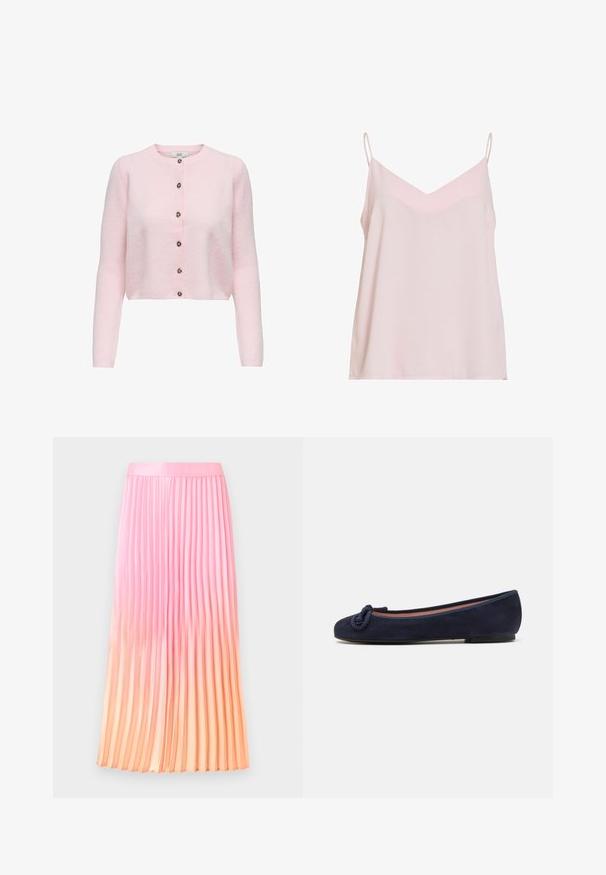 JDY JDYCHLOE LIFE CARDIGAN - Kardigán - light pink; Svetloružová tielková blúzka bez rukávov s tenkými spaghetti ramienkami a výstrihom do tvaru V.; Dlhá skladaná sukňa s prechodom farieb z ružovej do broskyňovej, s hladkým pásom a vertikálnymi záhybmi, visiaca na jednoduchom svetlom pozadí.; Námornícky modré semišové baletné flats s okrúhlou špičkou a uzlovým akcentom na špičke. Nízka, flexibilná podrážka pre pohodlie. Jednoduchý a elegantný dizajn.