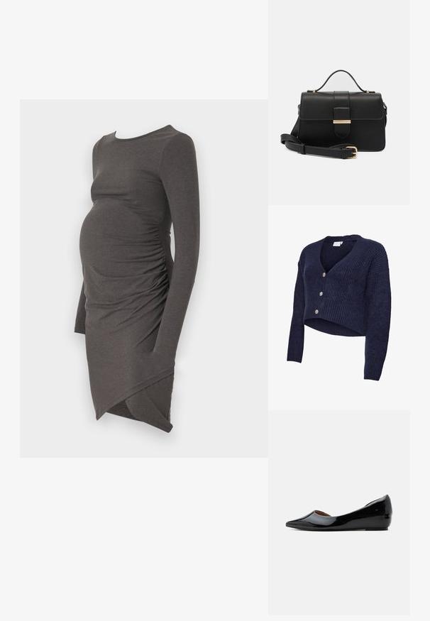 Merensininen neulecardigan, jossa on lyhyt malli, V-pääntie ja pitkät hihat. Edessä viisi kimaltavaa nappia ja ribbineulos.; Äitiysmekko tummanharmaana, pitkät hihat, pehmeä kangas, rypytetty sivuyksityiskohta, epäsymmetrinen helma taskuilla, ja joustava istuvuus mukavuutta varten.; Mustaa patenttinahkaa oleva tasapohjainen kärkiosastaan terävä kenkä, jossa matala kiilakorko, kuvattuna sivuprofiilista yksivärisellä taustalla.; Musta nahkalaukku kultaisilla metallikoristeilla, suorakulmainen muoto, läppäkiinnitys, säädettävä olkahihna, sileä pinta, minimalistinen muotoilu.