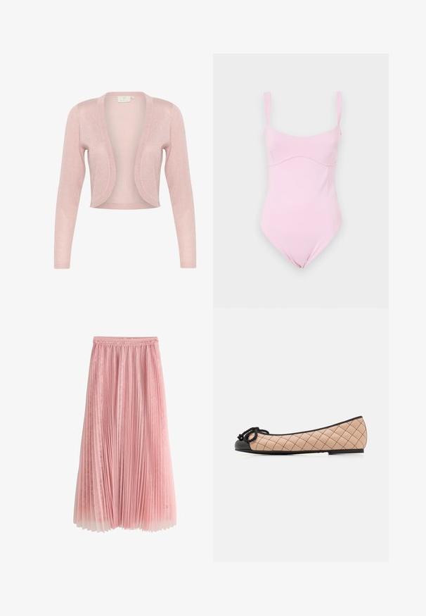 Roze, lichtgewicht cardigan met lange mouwen, open voorkant en een glinsterende textuur. Geen sluitingen; heeft een glad, vloeiend ontwerp.; Good American TANK - Top - flora; Roze geplooide midi-rok met een kanten onderlaag en een geplooide tailleband, getoond op een witte achtergrond.; Ballet flats in licht beige, gez quilted leer met een zwarte laktoekap en strikdetail. Slank profiel met een matte afwerking en subtiele stiksels.
