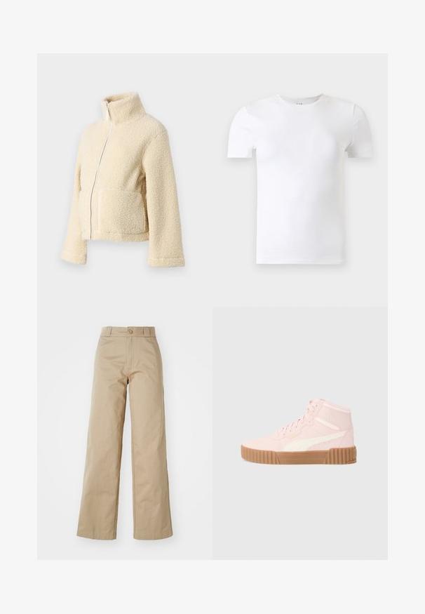 Cremefarbene Fleecejacke mit hohem Kragen, frontalem Reißverschluss und zwei aufgesetzten Taschen. Sie zeichnet sich durch eine weiche, strukturierte Oberfläche und weite Ärmel aus.; Schlichtes weißes Kurzarm-T-Shirt mit Rundhalsausschnitt vor einem hellgrauen Hintergrund.; Beige weitgeschnittene Hose aus Baumwolle, mit Knopfverschluss und Gürtelschlaufen, glatt im Griff und sauber verarbeitet.; Hochtop-Sneaker aus hellrosa Textil mit weißen Akzenten. Verfügt über eine strukturierte Gummisohle und eine auffällige Zunge. Schnürdesign.