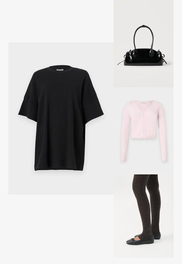 Lyserød, kort cardigan lavet af ribstrikket stof med V-udskæring, lange ærmer og perleagtige knapper foran.; Sort oversized t-shirt lavet af bomuld, med rund halsudskæring og korte, brede ærmer, der har en glat tekstur og en afslappet pasform.; Ben iført mørke ribbede leggings kombineret med sorte balletsko med små sløjfedetaljer på hvid baggrund.; Lille sort blank håndtaske med to lange håndtag og snøre-detaljer i siden på en ensfarvet lys baggrund.