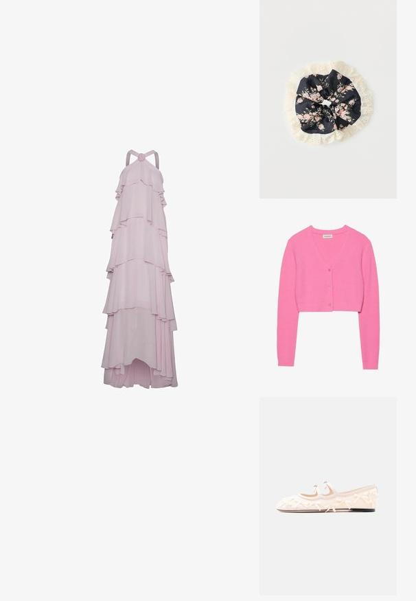 Cardigan cropped rose en tricot texturé. Présente un col en V, des manches longues et cinq boutons assortis sur le devant.; Une longue robe rose en tissu fluide, avec plusieurs volants superposés, un design à col haut et un accent circulaire au niveau du décolleté.; Chaussure plate de couleur crème avec deux brides, ornée de petits nœuds, et une semelle noire sur un fond blanc uni.; Chouchou en tissu noir avec imprimé floral rose et vert, entouré d'un bord en dentelle crème avec des détails ajourés, sur fond blanc.