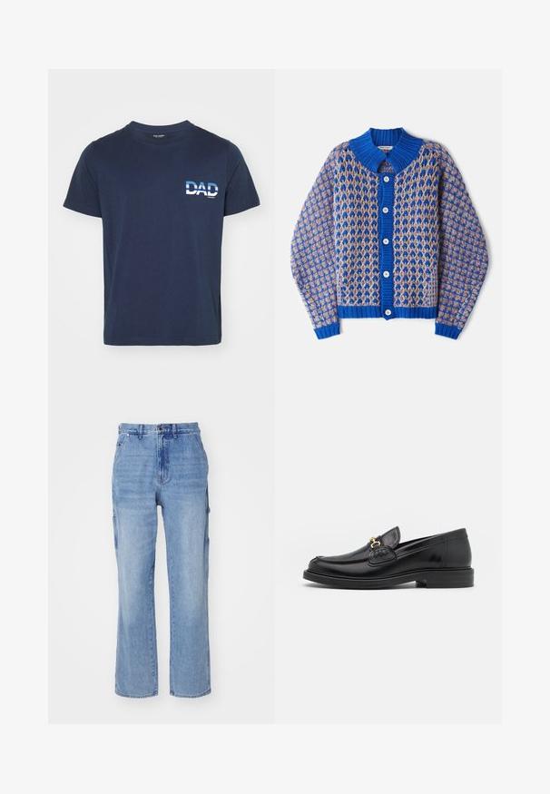 Henrik Vibskov KIMCHI CARDIGAN - Chaqueta de punto - blue party; Camiseta de algodón azul marino de mangas cortas. Presenta un texto gráfico en blanco "PAPÁ" en el lado izquierdo, en una fuente negrita. Diseño simple y casual.; Pantalones cargo de mezclilla azul claro con un diseño de pierna recta, que cuentan con bolsillos laterales y cierre de botón. Textura suave y lavado desgastado.; Mocasines de cuero negro con punta redondeada, que cuentan con un detalle de herrajes dorados y costuras, situados sobre una suela de goma texturizada y baja.