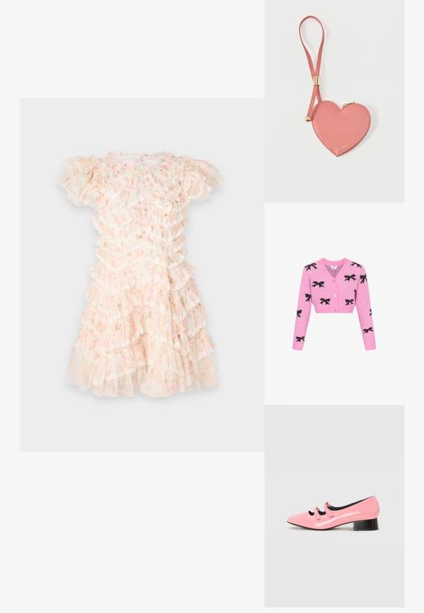 Rosa cropped cardigan med sorte bue mønstre, med V-hals, lange ærmer og tre knapper ned foran. Blødt, tekstureret stof.; Blomstermønstret kjole i pastelfarvet pink og crème, med lagdelte flæser og blonder detaljer. Korte puffærmer og en rund halsudskæring.; Rosa patenteret lædersko med spids tå og to dekorative remme. Har en sort lav blokhæl og en glat overfladetekstur.; Lyserød hjerteformet lædermøntpose med håndledsrem og guldlås, mærket med lille gyldent "Furla"-tekst.