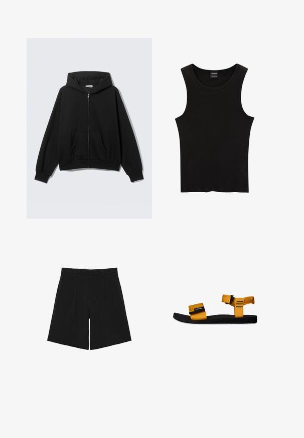 Schwarzer Kapuzenpullover mit Reißverschluss, Fronttaschen, langen Ärmeln und Kapuze, vor einem schlichten hellen Hintergrund dargestellt.; Schwarzes, geripptes Tanktop mit rundem Halsausschnitt und weiten Armausschnitten, aus einem weichen, dehnbaren Stoff. Marke: Pull&Bear.; Schwarze, maßgeschneiderte Shorts mit Gürtelschlaufen, vorderen Falten und Seitentaschen, flach auf einem weißen Hintergrund liegend.; Gelbe Stoffsandale mit zwei verstellbaren Riemen, schwarzer Gummisohle, strukturiertem Fußbett und weißem Außensohlen-Detail. Seitenansicht.