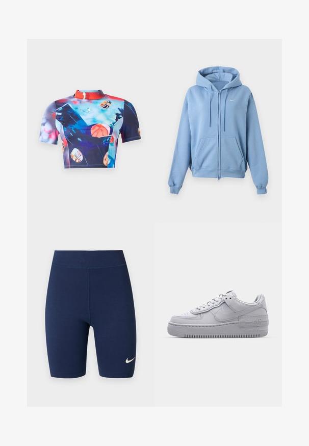 Lichtblauwe hoodie met rits, voorzakken, verstelbare capuchon met trekkoord, geribde manchetten en een klein wit Nike-logo op de borst.; Korte mouw cropped top van rekbare, gladde stof met een levendige meerkleurige print met basketbalmotieven en een ontwerp met hoge kraag.; Marineblauwe atletische biker shorts met hoge taille en Nike-logo op linker dij tegen een witte achtergrond.; Grijze Nike Air Force 1 sneaker met geperforeerde neus, glad leren bovenwerk, dikke zool en verhoogde 'AIR' details op de hiel.