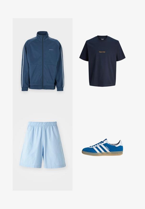 Dunkelblaue Jacke mit Reißverschluss und hohem Kragen. Mit hellgrauen Streifen entlang der Ärmel, zwei Fronttaschen und elastischen Bündchen.; Navyblaue Baumwoll-T-Shirt mit Rundhalsausschnitt, featuring einen strukturierten goldenem Text "Original Studio" auf der Brust. Kurze Ärmel mit lockerer Passform.; Helle blaue, Shorts mit elastischem Bund aus strukturiertem Stoff. Verfügt über Seitentaschen und eine lockere Passform, ideal für legere Kleidung.; Blauer und weißer Adidas Gazelle Sneaker mit Gummisohle und drei weißen Streifen, aus der Seitenansicht auf weißem Hintergrund.