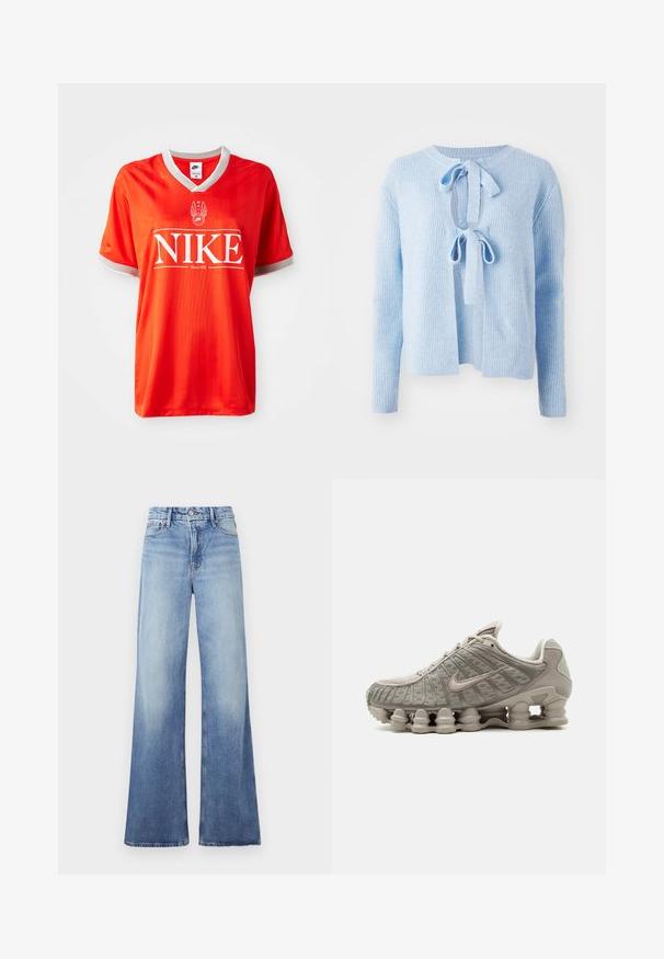 Lys blå ribbet sweater med rund halsudskæring, frontåbning med snørelukning og lange ærmer. Blød tekstur med en afslappet pasform.; Rød Nike trøje med V-hals, grå pynt på ærmerne og stort hvidt "NIKE" logo. Glat, letvægtsstof med subtilt stribet mønster.; Good American SKATE - Wide leg - indigo; Lysebeige Nike Shox sneaker med synligt søjleformet støddæmpende sål og mesh-detaljer på overdelen.