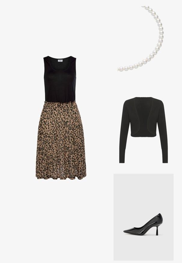Cárdigan negro corto con mangas largas, hecho de una suave tela de punto. Presenta un cuello y un dobladillo en forma de ondas, con una abertura frontal en forma de V.; Top negro sin mangas con estampado de leopardo y falda marrón suave. La falda presenta una cinturilla de elastano con fruncidos y una textura de tela fluida.; Zapato de tacón alto de charol negro con punta afilada, diseño elegante y tacón de aguja delgado, que presenta una textura suave y brillante.; Collar de perlas que presenta perlas blancas redondas y lustrosas ensartadas, mostrando una superficie lisa y una forma esférica consistente.