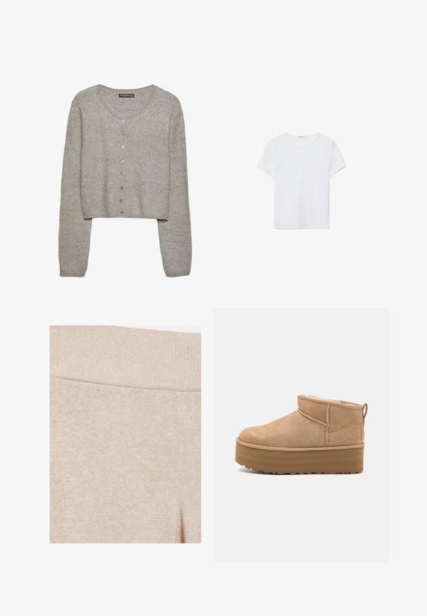 Lys grå cropped cardigan lavet af blødt strik med lange ærmer, rund halsudskæring og seks metalknapper foran.; Hvid kortærmet t-shirt lavet af blødt stof. Har en rund halsudskæring og et simpelt, rent design med en lige underkant.; Nærbillede af beige strikkede bukser med ribbet elastisk linning og blødt struktureret stof.; Beige ruskinds ankelstøvler med et blødt indre, der har en platformssål og en strop bagpå for nem påtagning. Tekstureret gummisål.