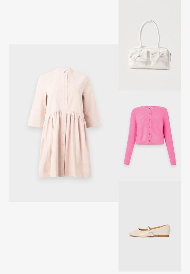 Lyserød cropped cardigan lavet af blødt materiale, med lange ærmer, rund halsudskæring og seks forknapper med dekorative detaljer.; Lys pink, langærmet kordfløjlskjole med mandarinkrave, knaplukning foran og samlet talje-detail.; Beige patentlæder balletflade med firkantet tå, lille hæl og justerbar ankelrem med guldspænde accent.; Hvid syntetisk håndtaske med to forlommer, hver med en bundet sløjfedetalje. Glat tekstur, afrundede håndtag og lynlås lukning.