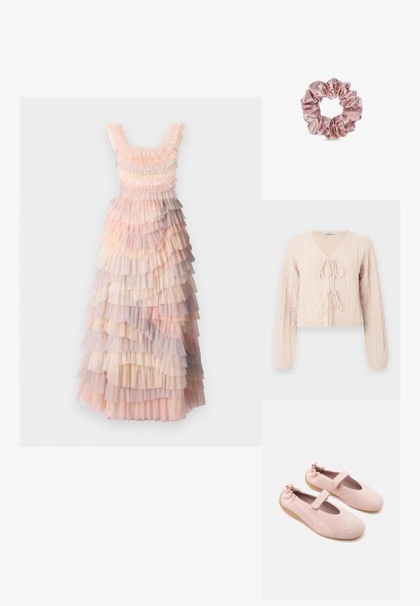 Cardigan court rose clair en tissu tricoté texturé, avec un décolleté en V et une fermeture à nouer à l'avant. Accentuée par des motifs en relief verticaux.; Robe maxi à plusieurs couches avec des teintes douces de rose, crème et volants en tulle lilas, tissu texturé et décolleté arrondi.; Paire de ballerines roses douces avec dos élastique, bride Velcro sur le dessus et semelles beige clair sur fond blanc.; Chouchou en satin rose avec de petites perles décoratives et une petite étiquette en tissu sur fond blanc.