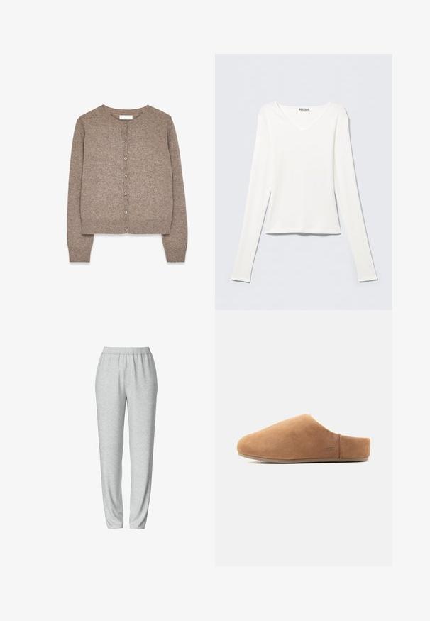 Gehaakte cardigan in lichtbruin, met een ronde halslijn, lange mouwen en zes bijpassende knopen aan de voorkant. Zachte textuur en aansluitende zoom.; Wit, langärmelig V-hals shirt gemaakt van zacht katoen. Heeft een getailleerd ontwerp met subtiele zijnaden en een strakke, minimalistische uitstraling.; Grijze sweatpants met een elastische tailleband, taps toelopend ontwerp, zachte textuur en zonder zichtbare patronen of hardwaredetails.; Beige suède instap-slipper met gesloten neus, open achterkant, platte zool en klein UGG-logo aan de zijkant, zijaanzicht.