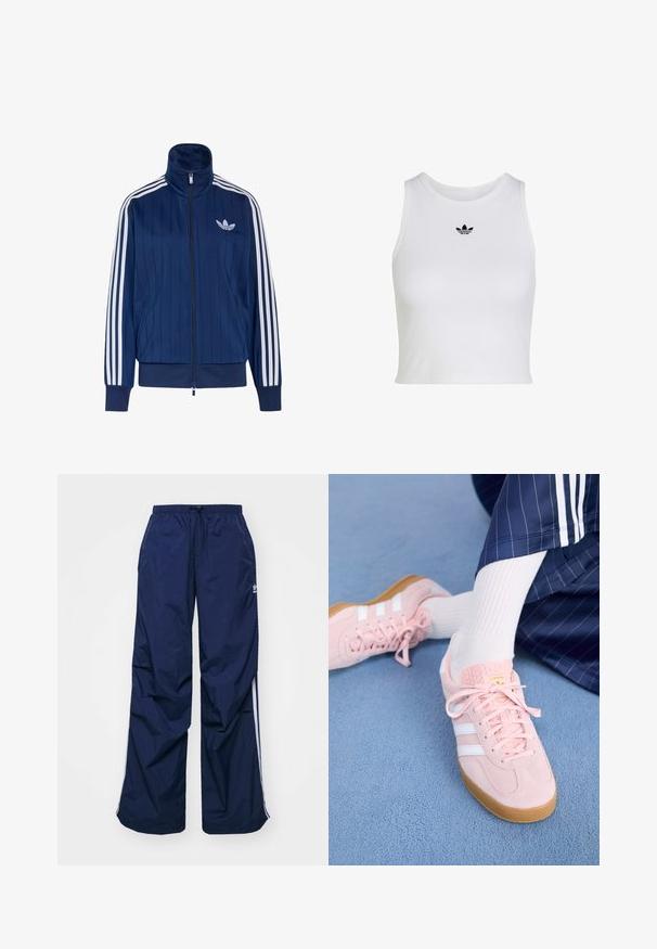 Navyblauwe trainingsjas met rits, witte drie strepen op de mouwen en wit trefoil-logo op de linkerborst, geribde boorden en zoom.; Witte mouwloze crop top met ronde hals en klein zwart Adidas trefoil-logo, gecentreerd onder de kraag.; Navyblauwe, lichtgewicht broek met elastische taille en trekkoord, voorzien van witte zijstrepen en een klein logo aan de voorkant. Losse pasvorm.; Lichtroze suède sneakers met witte strepen en veters, voorzien van een gestructureerde tong en een gumzool, geplaatst op een blauwe tapijt.