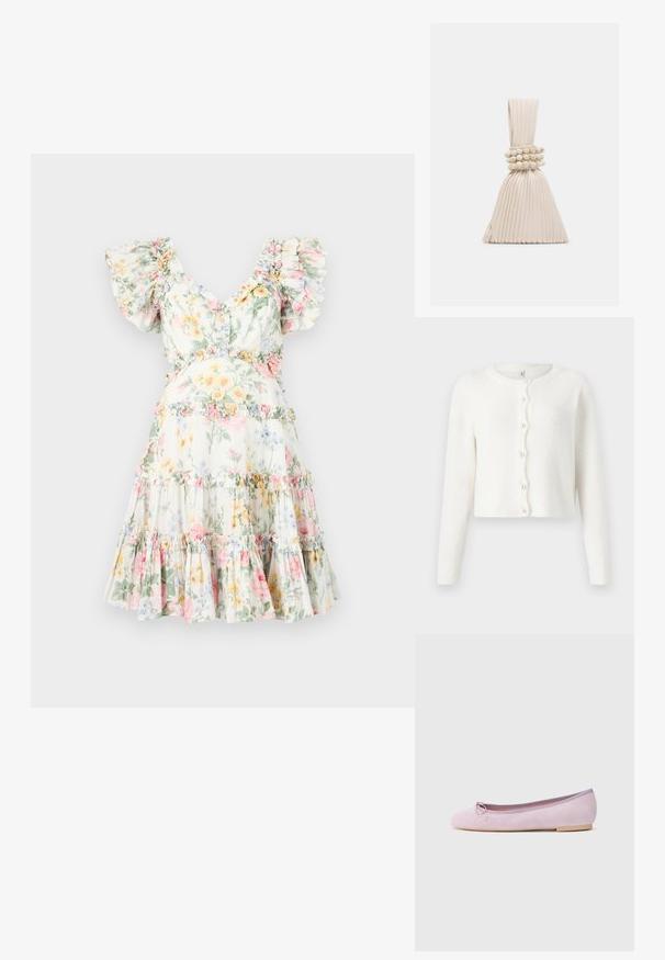 Hvid cardigan lavet af blødt, tekstureret stof. Har en rund halsudskæring, lange ærmer og seks perle-lignende knapper ned langs fronten.; Blomstret kjole i let stof, med flæset ærmer, dyb V-udskæring og lagdelt nederdel med pastelblomster og matchende flæsede detaljer.; Lyserøde flade ballerinaer i ruskind med rund tå, prydet med en lille sløjfe. Blødt indre for og fleksibel gummisål.; Lille plisseret beige håndtaske med et knyttet håndtag og tre runde perlearmbånd viklet omkring midten.