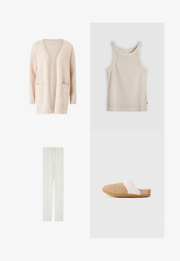 Lichtroze cardigan van zacht gebreid materiaal, met een brede V-hals, open voorkant, lange mouwen en twee voorzakken.; Beige geribd mouwloos tanktop met ronde hals en smalle pasvorm, getoond tegen een grijze achtergrond.; American Vintage JOGGING - Trainingsbroek - gris chine; Tan suède instappers met een witte fluffy voering en een rubberen zool, weergegeven in zijprofiel op een witte achtergrond.