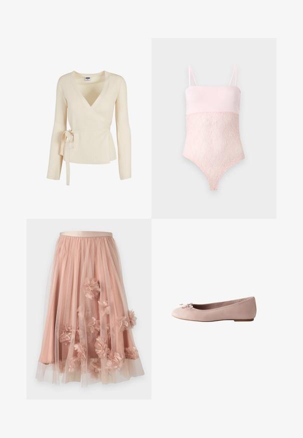 Pull cache-cœur côtelé couleur crème avec manches longues et ceinture à nouer sur le côté, taille XS de la marque Urban Classics.; Body en dentelle rose clair avec bretelles spaghetti et une partie supérieure lase sur un fond clair uni.; Jupe en tulle rose pâle avec une ceinture en satin. Comprend plusieurs couches de tissu transparent et des appliqués floraux en trois dimensions sur toute la surface.; Chaussure de ballet plate rose clair avec un petit nœud sur le bout arrondi et un talon bas, vue de côté.