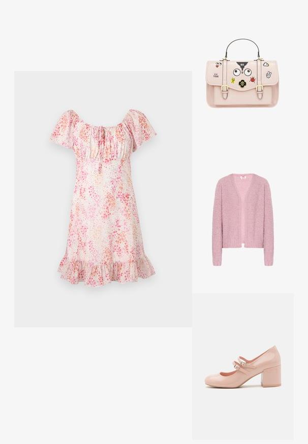 Lyserød cardigan lavet af struktureret, fluffy garn. Har en V-hals, åben front, lange ærmer og ribsøm i kantene.; Kort blomsterkjole med pufærmer, rynket halsudskæring og flæsekant i nuancer af pink og fersken på hvid baggrund.; Lyserøde patentlæder højhælede sko med rund tå, to justerbare spænder og en kraftig, gennemsigtig blokhæl.; Lyserød skuldertaske med sort håndtag og gyldne spændebeslag, dekoreret med broderede øjne, Mariehøne, fredstegn, sky, hjerte, og teksten "EYE THEME".
