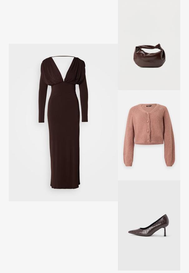 Cardigan en tricot court dans une teinte rose poussiéreux, à manches longues, avec quatre boutons recouverts assortis sur le devant.; Robe longue marron en tissu extensible, avec un décolleté en V profond et des manches longues drapées. Silhouette élancée avec une traîne discrète.; Escarpins à bout pointu en similicuir marron avec une texture crocodile, dotés d’un talon fin et angulaire ainsi que d’une doublure intérieure lisse.; Sac bandoulière en cuir marron foncé avec une forme souple et décontractée et une anse nouée torsadée sur un fond blanc uni.