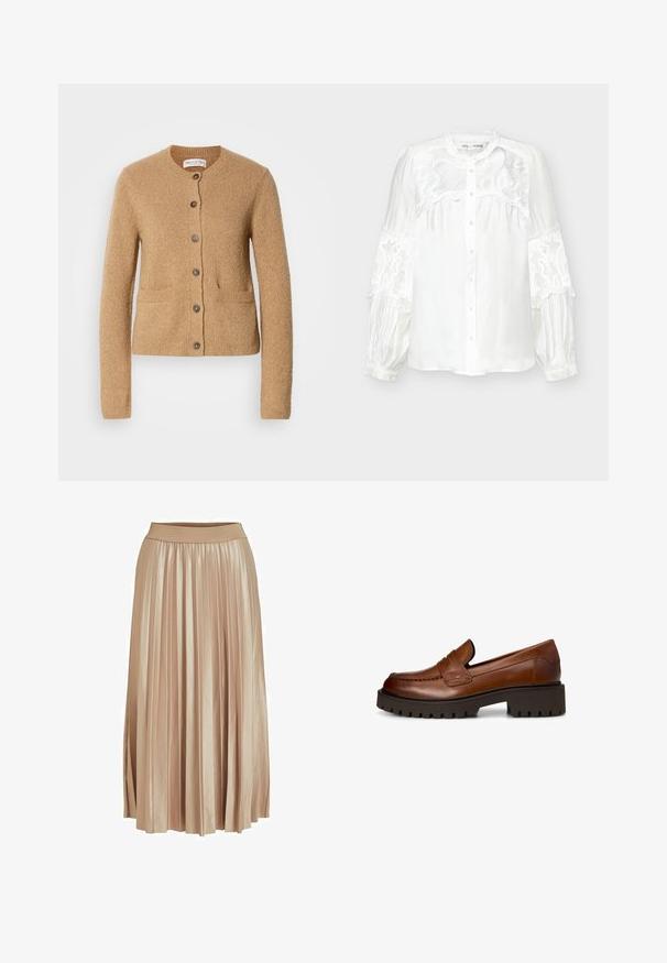 Cárdigan de punto beige con cuello redondo, mangas largas, cierre frontal de botones y dos bolsillos delanteros, presentado sobre un fondo blanco liso.; Blusa blanca de manga larga con botones en el frente, detalles de encaje en la parte superior del pecho y las mangas, y puños fruncidos.; Falda midi plisada en tejido de satén beige claro. Presenta una cinturilla ancha y elástica y elegantes pliegues verticales a lo largo de toda su longitud.; Mocasín de piel marrón con suela negra gruesa estriada y tacón bajo de bloque, mostrado de lado sobre fondo blanco.