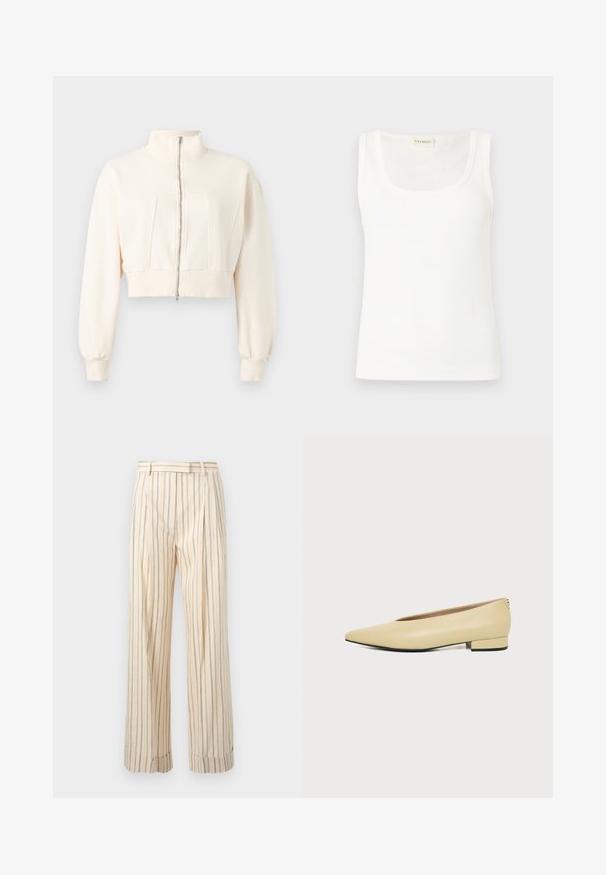 Veste courte écrue à manches longues, col montant, fermeture éclair devant, poignets et ceinture côtelés sur fond uni.; Débardeur blanc sans manches en tissu côtelé avec encolure dégagée et petite étiquette tissée à l'arrière du col.; Pantalon beige taille haute avec fines rayures verticales noires, brunes et rouges, équipé de poches latérales et d'ourlets retroussés.; Chaussure femme en cuir beige avec talon bas, bout pointu et design minimaliste, présentée de profil sur un fond uni.