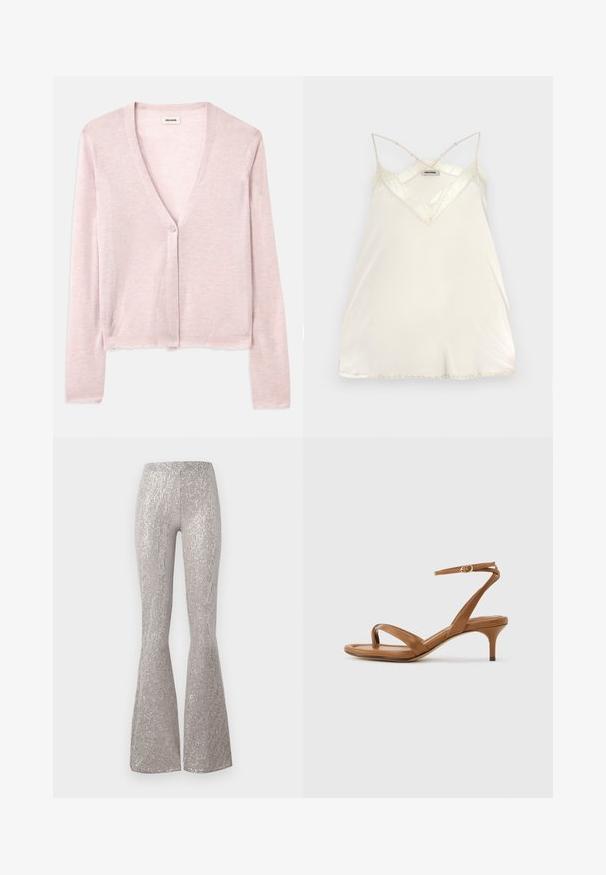 Lys pink cardigan, cropped design, lange ærmer, v-hals, enkelt knaplukning, blød tekstur, subtil strikket mønster og rå kantdetaljer.; Lys cremet camisole med justerbare spaghetti-stropper, V-hals design og blonde detaljer ved halsudskæringen og kanten for ekstra finesse.; Sølvglitrende flarebukser med en struktureret overflade med lodrette linjer. Designet med en tætsiddende talje og en bredere benåbning i kanten.; Brun læder sandal med stropper, lav kittenhæl og en ankelrem med en lille spænde, vist fra siden på en ensfarvet baggrund.