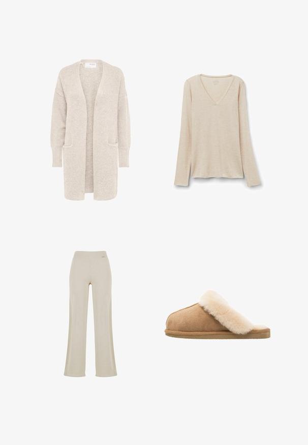 Lange beige open cardigan met lange mouwen en twee voorzakken, zachte gestructureerde gebreide stof.; Langarm V-hals top in lichtbeige stof met een zachte textuur. Relaxte pasvorm met een rechte zoom en een minimalistisch ontwerp.; Beige wijde broek met een gladde ribbelstructuur, elastische tailleband en geen zichtbare versieringen, die een ontspannen silhouet biedt.; Beige suède instapschoen met een zachte, fluffy crème schapenvachtvoering. Voorzien van een platte, gestructureerde rubberen zool voor grip.