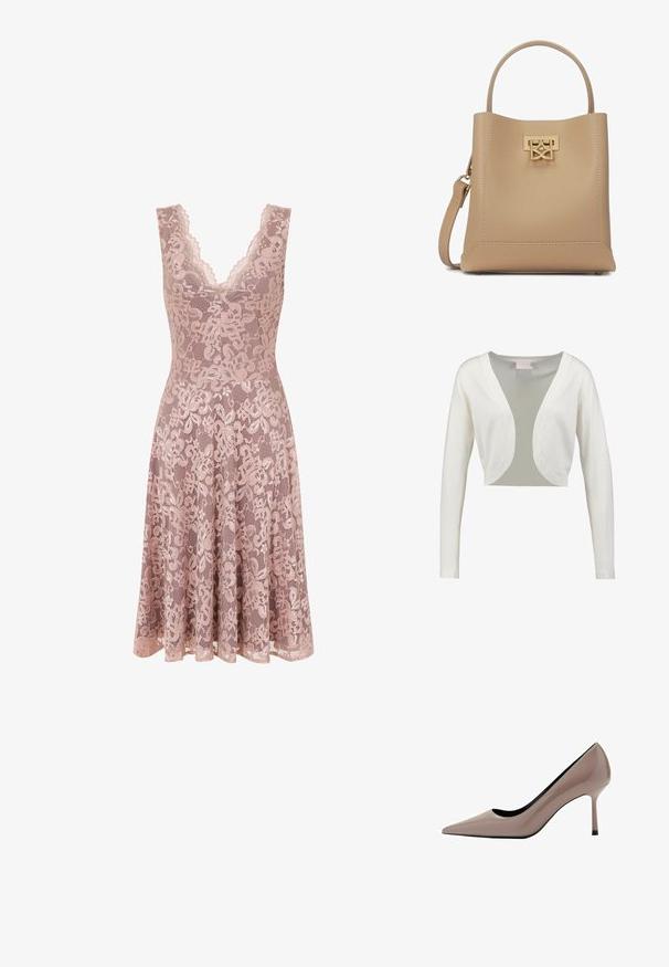 Cardigan blanc, court, avec des manches longues, un décolleté en V profond et une finition lisse. Tissu léger avec un panneau arrière transparent.; Robe en dentelle de couleur rose pâle avec un corsage ajusté, un décolleté en V et une jupe évasée. Présente un motif en dentelle florale complexe et des bords festonnés.; Escarpin beige brillant en cuir verni, à bout pointu et talon stiletto fin de hauteur moyenne, présenté de profil.; Sac à main en cuir beige avec un design structuré, doté d'un logo en métal doré et d'une bandoulière amovible. Texture lisse.