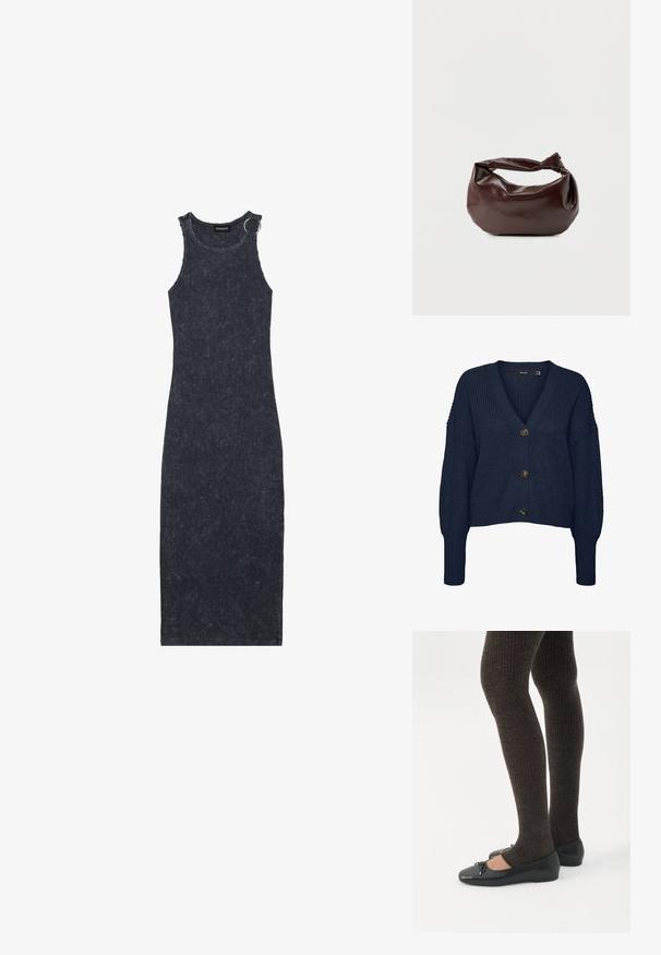 Marineblå chunky strikket cardigan med V-hals, lange ærmer, ribbede manchetter og kant samt tre store mørke knapper foran.; Mørkegrå, ribbet strikket maxikjole med rund halsudskæring og en sølvring som accent ved skulderen. Struktureret stof med en tætsiddende silhuet.; Ben iført mørke ribbede leggings kombineret med sorte balletsko med små sløjfedetaljer på hvid baggrund.; Mørkebrun læder skuldertaske med en blød, afslappet form og et snoet knudehåndtag på en ensartet hvid baggrund.